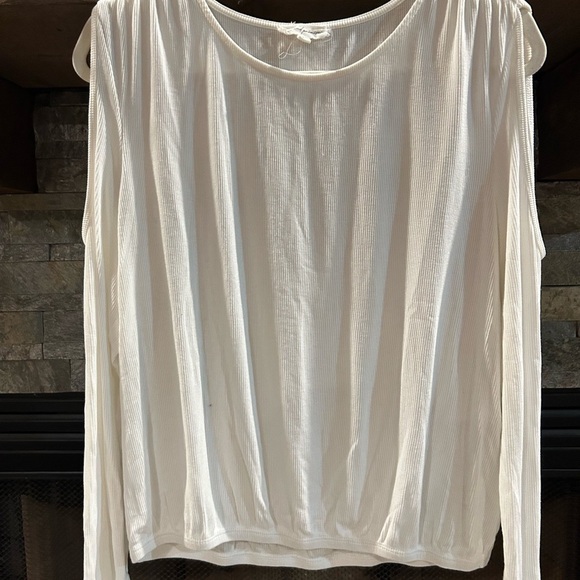 Love and Promises - Cold Shoulder Ribbed Long-Sleeve White Sweater Size Large - Picture 1 of 7